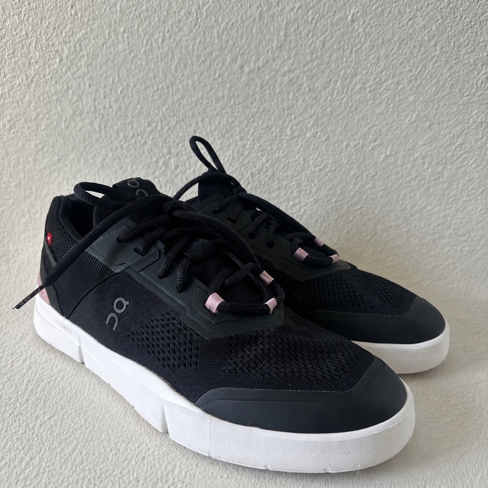 On The Roger Spin in the Black/Zephyr CLOUDTEC Women's  Casual Shoes  Sz 11